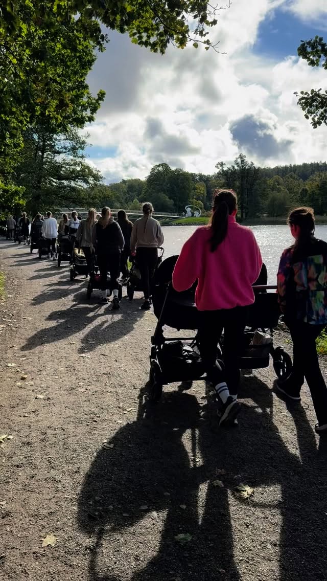 ANOTHER MONDAY...
Måndagens Aktiva Barnvagnspromenad bjöd på ☀️ ☀️ 77 starka mammor som slöt upp för en härlig promenad ute på Djurgården - tack för att ni kom!
På måndag ses vi igen, som vanligt i korsningen Strandvägen/Djurgårdsbron kl. 10.00
Följ här för mer info 🙌🏽
