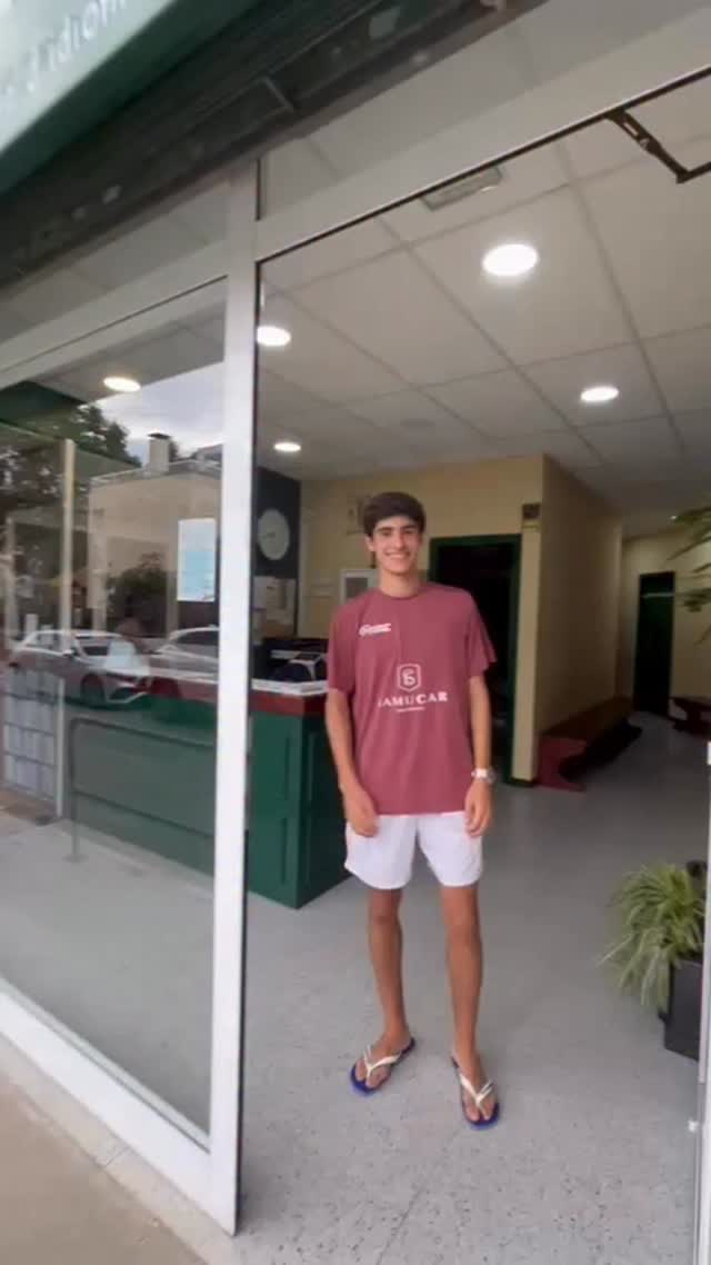 Preparando el mundial en la NFA, pero siempre encontramos tiempo para seguir formándonos. Clases de inglés en nuestra academia favorita @richmondlanguageschool