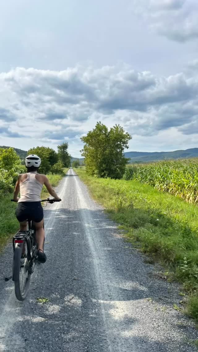 Our cup is full with Summer! This sunny stretch of dry weather ☀️ has us rolling with days stuffed with adventures. With fall knocking on our door we’ll start our weekly trail reports on fall foliage and the bike shuttle will be operating Sundays thru mid October!
#bikevermont #lvrt #lamoillevalleyrailtrail #summerinvermont #thisisvt #railstotrails #johnsonvt #jeffersonvillevt #smuggs #stowe