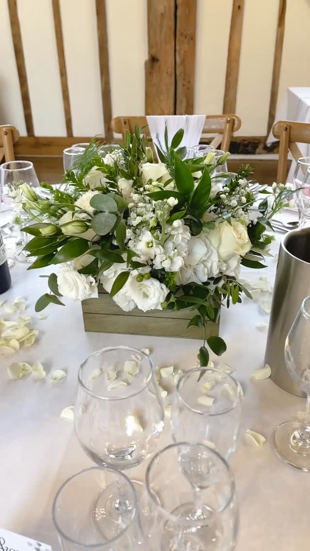 #weddingflowers #essexflorist #weddinginspiration #weddingflorals #floraldesign #weddingdecor #weddingstyle