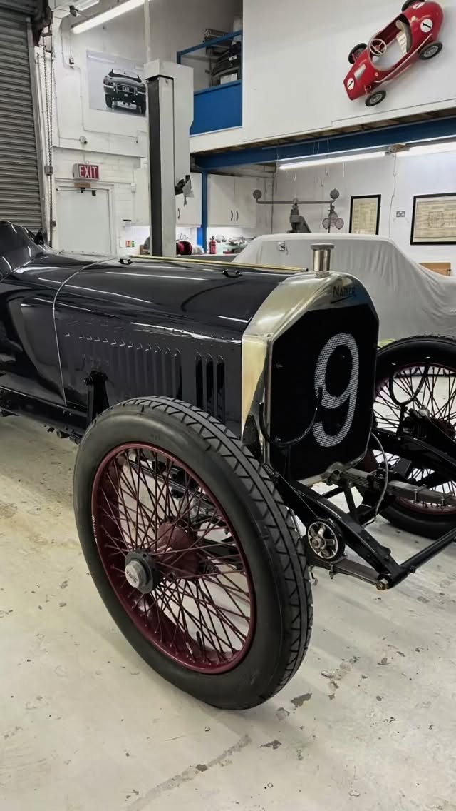A fresh coat of paint on the Napier.
A rich dark blue with red undertones it looks spectacular against the brass details & nickel radiator
.
.
#classiccars #vintagecars #restoration #carsofinstagram #napier #paintwork