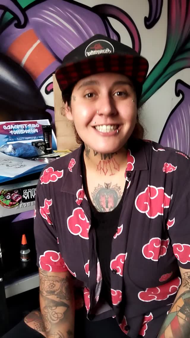 Muito obrigada @juninhocrazy.art pela troca e aprendizado, mas para alem gratidão imensa por estar sempre junto como parceiro e acreditando nesse movimento que estamos fazendo.
@medinatattoosupplies gratidão pelo apoio e pelo cuidado e carinho depositado em cada kit distribuido.
Esse workshop foi um oferecimento da @expotattooearte em parceria com a @inked.house
🏠 Inked House um estúdio criado por mulheres, feito e pensado para todos ♥️