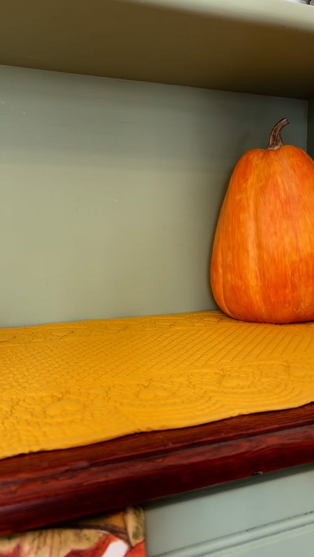 NEW IN ✨
In Soffitta è approdata la nuova linea di porcellane “Vintage Autumn” firmata @isabellerosehome 🍂
Scopri tutti i complementi sul nostro shop lasoffittadimatisse.com 🧡
#newin #autumn #autunno #fall #falldecor