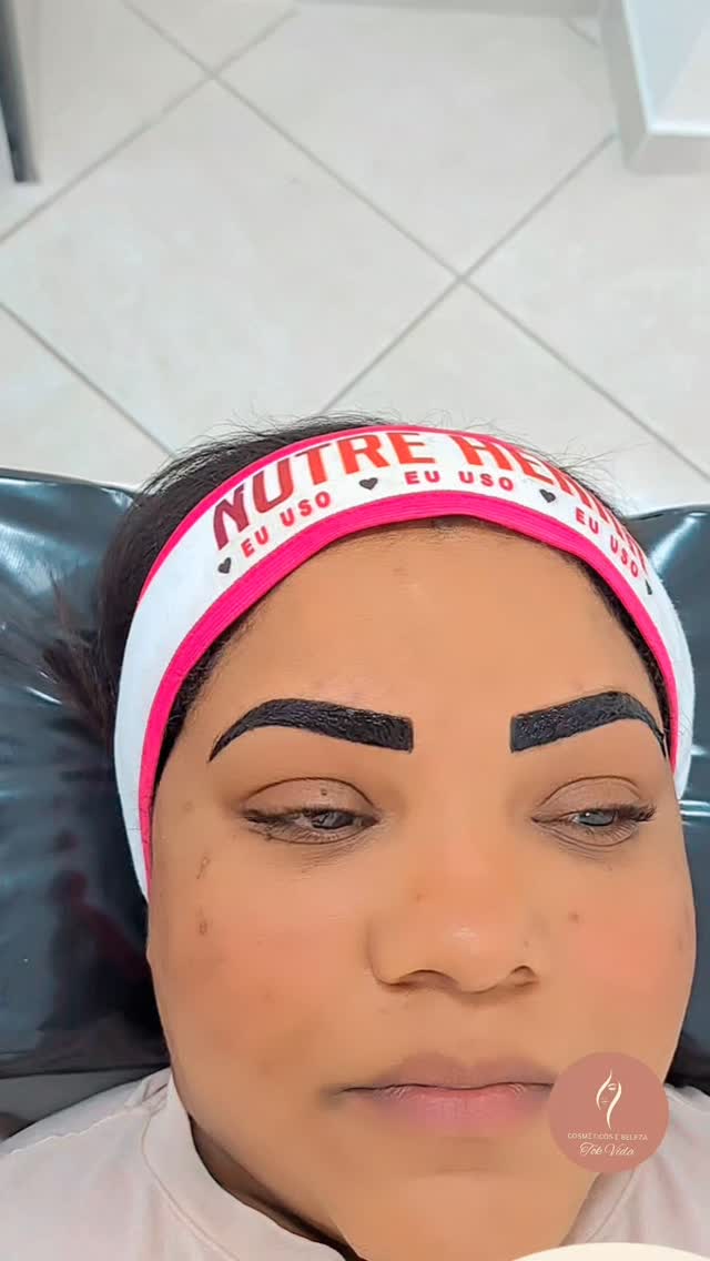 Blek corffe corresponde a cor preto. Nutrirena veio para ficar tem alto poder de fixação e uma quantidade incrível. Tornando seu trabalho impecável. Afinal todo profissional de sucesso sempre tem nas mãos um bom produto.#estúdiotokvida/nutrirena@expressivecollors