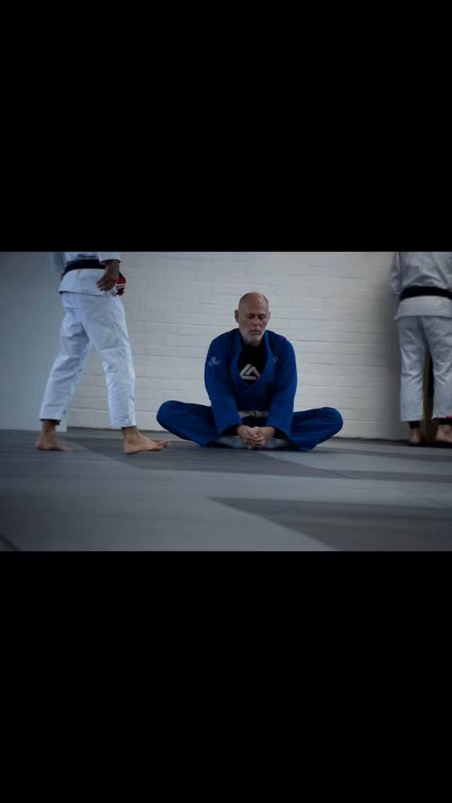 Seminar & grading with bona fide Jiu Jitsu legend, Rolls Gracie 8th degree White & Red belt @mauriciogomes.bjj
Monday 13th October from 7pm at Centre Line HQ Worthing. Learn from the best, the very best.
#mauriciogomeslegacy #centrelinejiujitsu #centrelinebjj #worthingmartialarts #worthingactivities #bjjlegend #ifykyk