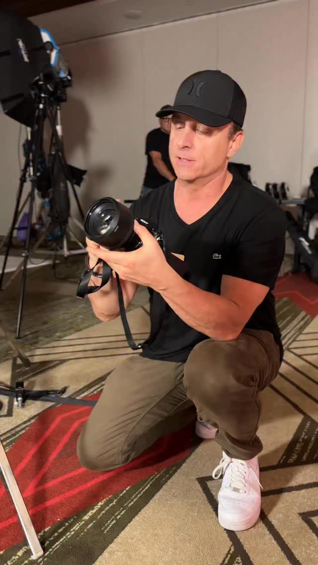 Here is some BTS of me shooting at Sony Kando 2025. Naturally an ultimate combo for stills to freeze the action using the Sony Alpha 1 II paired with the 85 mm F1.4 GM II. My Aloha 7R V was getting cleaned by the Sony tech team. Photography + BTS never felt so good. Guest appearance @asteryx @tiffpenguin
#sonykando #sonykandotrip #behindthescenes I#bts #filmmaking #Videography #storytelling #pov #fyp
#alphacollective