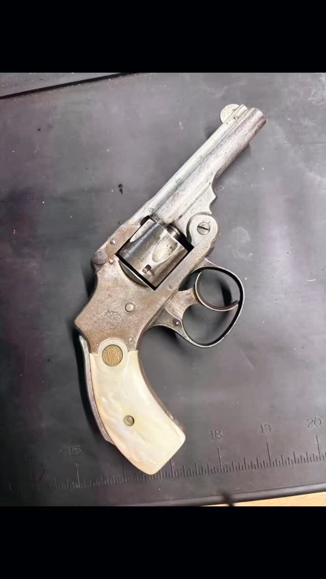 S&W .32 CTG Hammerless Revolver - Nickel Plated Restoration.
#Restoration #gunsmithing #gunsmith #classics #classicfirearms