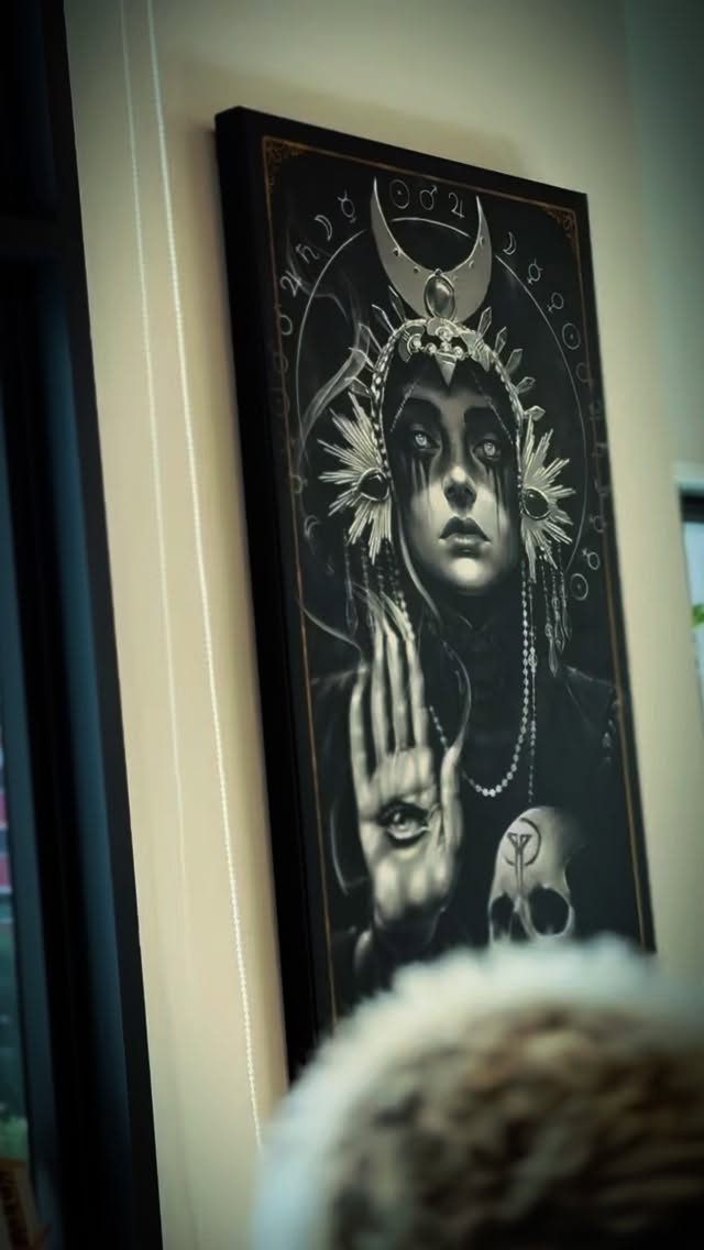 At work on Kenneth ! Shot by @bradleytattoo