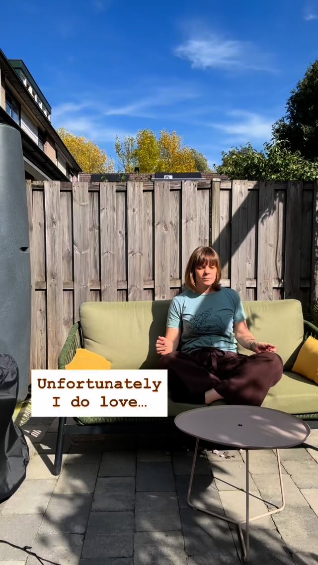 Joejoe, ik doe ook eens mee aan een trend 🤪
Not sure of ik het helemaal goed doe. Maar eigenlijk maakt me dat ook niet uit 😆
#unfortunatelyidolove #omadoeteentrend #trending