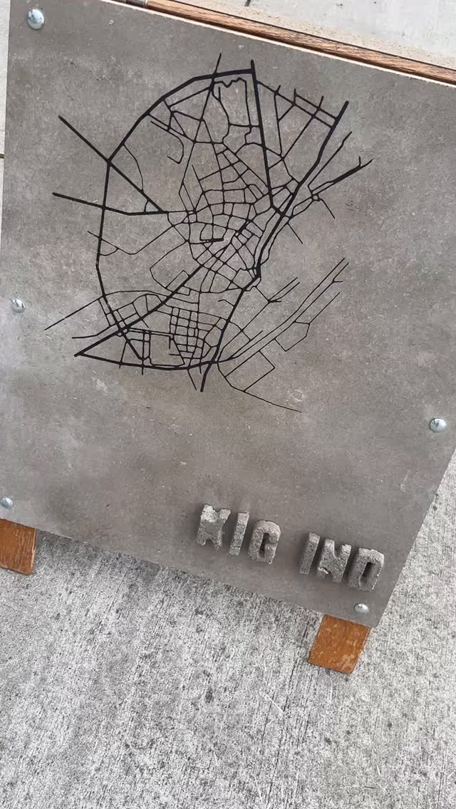 Så er vi klar til endnu en dag i den lille pop up shop😍
Her er en lille hurtig rundtur 🤗
Alle malerier er sat 20% ned hele weekenden☀️
#minby #aarhus #mitaarhus #gallerifisker #tinywindow #personligegaver @gentaenk @gallerifisker