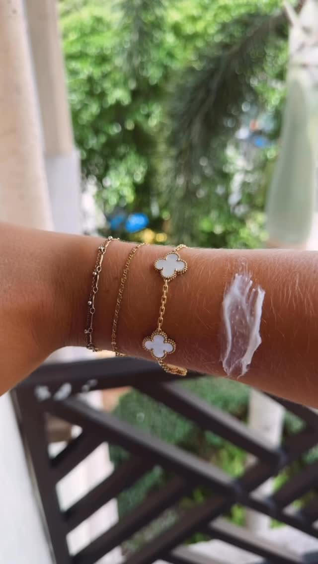 ☀️ Sun’s out. Skin soothed. Glow on. ✨
Meet Mavi Glow – our luxe after-sun ritual born in Palm Beach. Infused with 100% organic, anti-inflammatory botanicals like aloe vera, chamomile, and calendula 🌿, it calms sun-exposed skin, reduces redness, and deeply hydrates.
Say goodbye to irritation and hello to a nourished, radiant glow. 💧✨
Your skin deserves this kind of care.
#MaviGlow #AfterSunCare #AntiInflammatorySkincare #PalmBeachBeauty #GlowNaturally #OrganicLuxury #SkinSoothing #SunKissedSkin #CleanBeauty