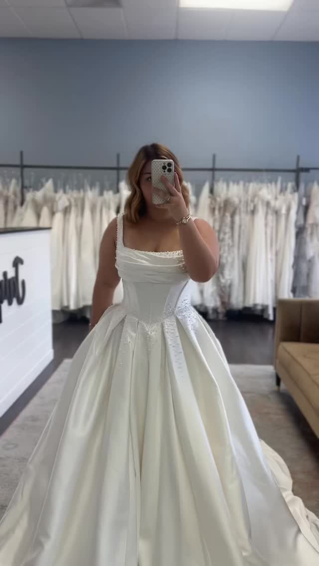 Pearls, volume, and all the drama ✨ This @essenseofaustralia ball gown is giving main character bride energy. From the pearl detailed bodice to the dreamy full skirt, it’s elegance with a modern twist 🤍
Book your bridal appointment through the link in our bio!! Your dream dress is waiting! #dreamdress #pearledweddingdress #bayareabridal