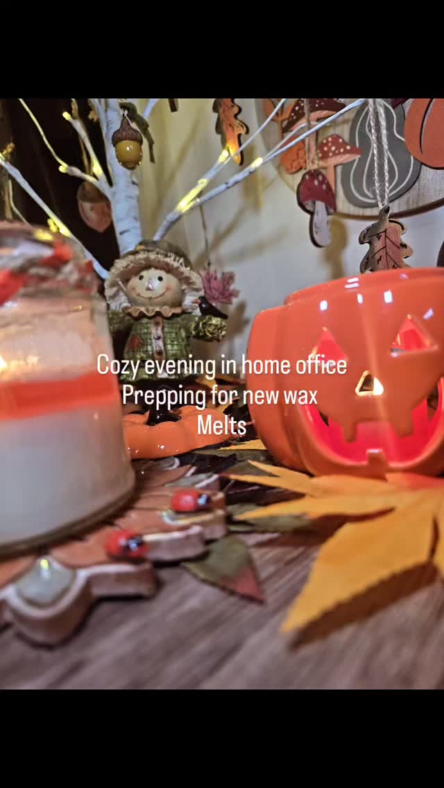 Cozy day in home office
#candlelover #candlelover #autumn