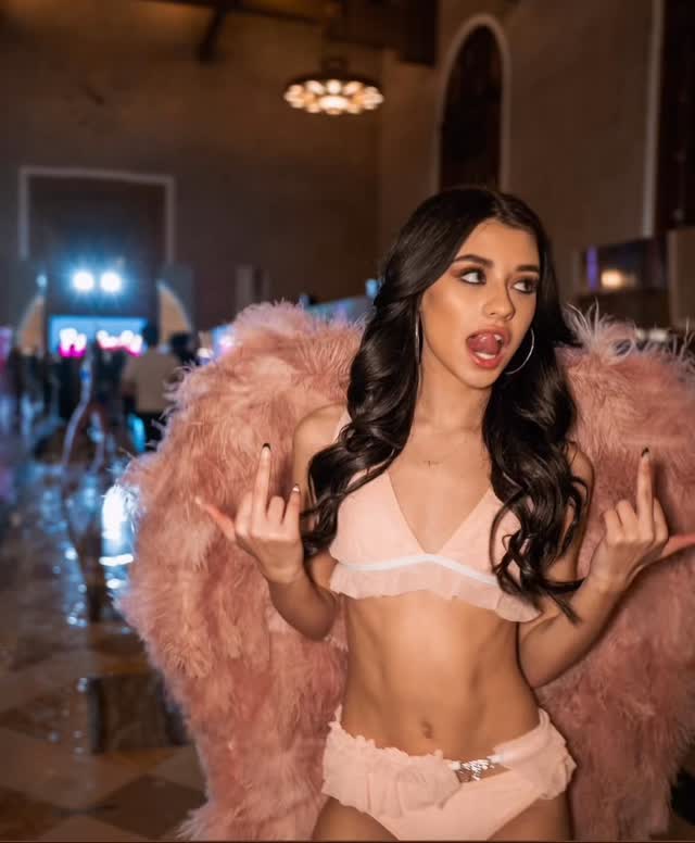 #LA #FASHIONWEEK #MODEL @rachelbrockmann Makeup by me @viris.beauty 💄💋