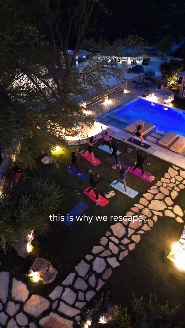 To move with nature.
To flow under the moonlight.
To return to stillness, together.
Yoga under the blood moon in Albania.
#rescaperetreats #fullmoonyoga #albaniaretreat #moonmagic #movementmedicine #retreatlife #yogaretreats