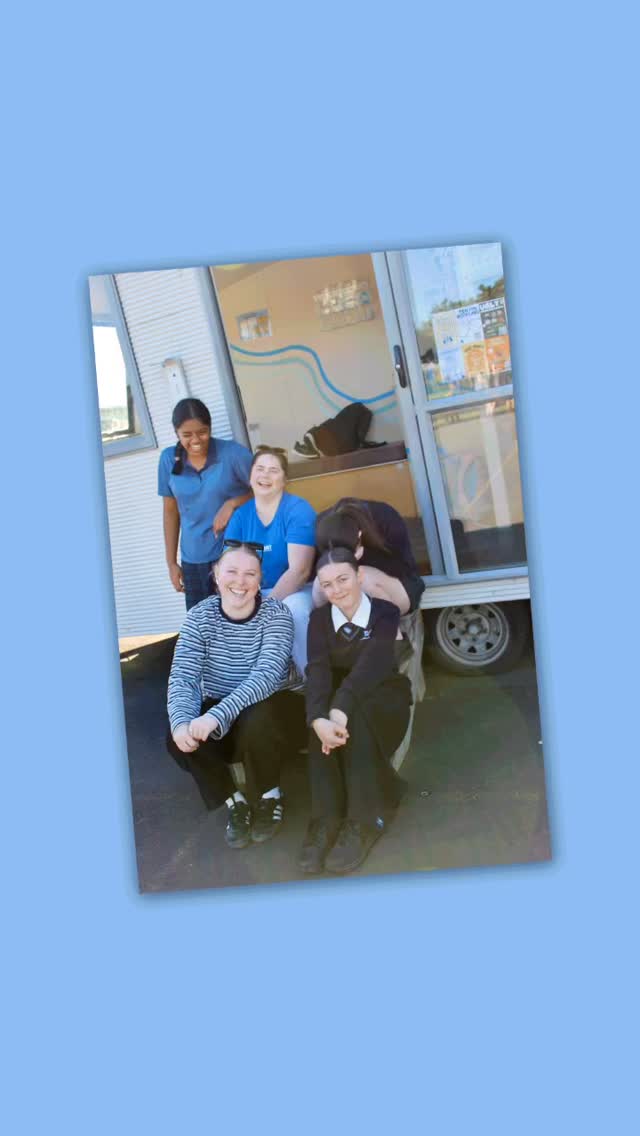 The Caravan is a safe space for Whangaparāoa College learners at break times! The youth workers run games, hang out and prioritise relationship building! ⭐️