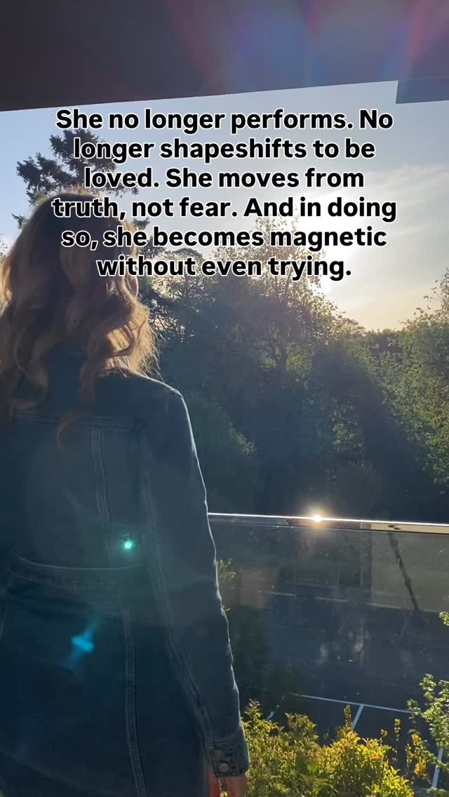 True radiance comes when you stop abandoning yourself to be chosen.
People pleasing, perfectionism, and trauma bonds lose their grip when you root back into your body and nervous system regulation.
Somatic therapy and shadow work help you release fear and step into authentic embodiment, and thatâs what makes you magnetic.
Have you noticed how your energy shifts when you move from truth instead of fear? DM me if this resonates.