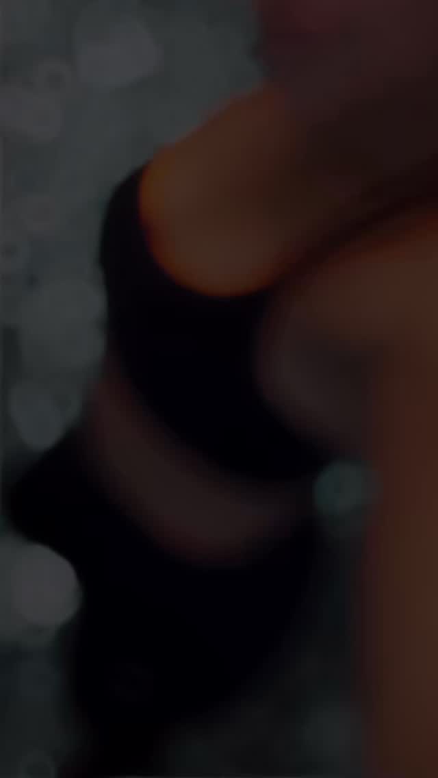 I may be broken and recovering at this moment in time but it’s nothing that I haven’t had to do before. These last 2 weeks I’ve had to get my body moving again without the use of crutches 🩼 and be able to bare my own body weight without assistance. Going from top athlete capability to just trying to walk has been really hard on my soul and self-esteem. Being weak is not something that I’ve had to endure for a while now and it’s knocked me for six! The depression is real 😕 Today is the first day that I have been able to use my brain for something other than reading a book; my mind went into total shutdown and has lived there for 2 weeks. Training for me is a lifeline and not being able to do what I could previously do is like a death sentence. I’ve realised now how much I NEED fitness in my life and without it my mental health goes to shit. So today I can take a few steps without the use of a crutch 💪🏽, maybe tomorrow I will be able to take a short walk (very slowly) with my dog 🐕? I know that I will get back to my old strength as there is no other option. As it’s been said many times before: one step at a time, for me right now - that’s literal ❤️🩹 #personaltrainer #fiercebygl #health #fitness #fitnessmotivation #power #depression #risingup #healingjourney #healyourself #injuriesaretemporary #injury #tornmeniscus #gratitude #surviving #thankful #walk