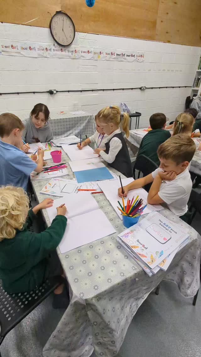 Craft club!! Today we doodled in our art book, made some Dream catchers and mermaid lanterns