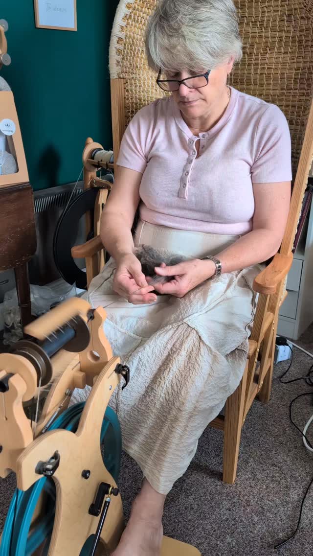 Taking a break when you're busy is often hard to do. But today, needing some spinning photos made me sit down at the wheel. And it was great! I find the rhythmic treading and just focusing on the wool in my hands perfect to give me a complete break from all the jobs that need doing, even if just for 10 minutes.
#handspinning
#wellbeing
#downtime
#heritagecrafts