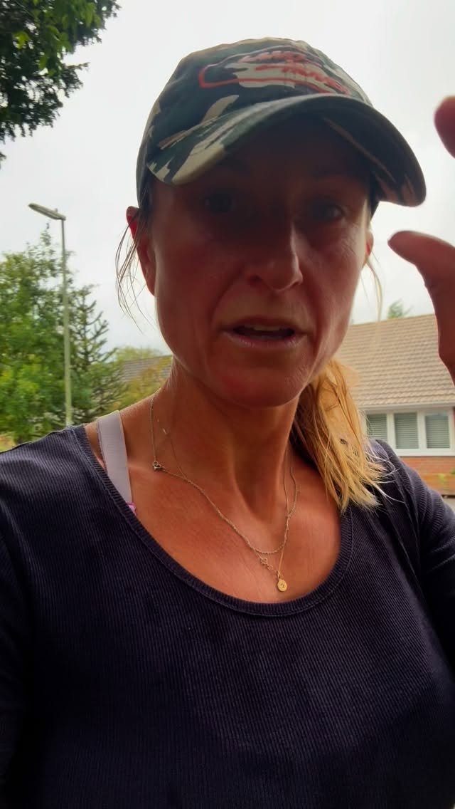 Increasing my run training ready for HYROX Birmingham! Following my own program to improve my VO2 max and overall endurance💪🏻😮💨
Runs are starting to feel more natural again after only running maybe once per week as enjoyment for the last couple of years🥵
#outdoorfitness #newforestnationalpark #outdoortraining #womensfitness #hyroxtraining #runtraining