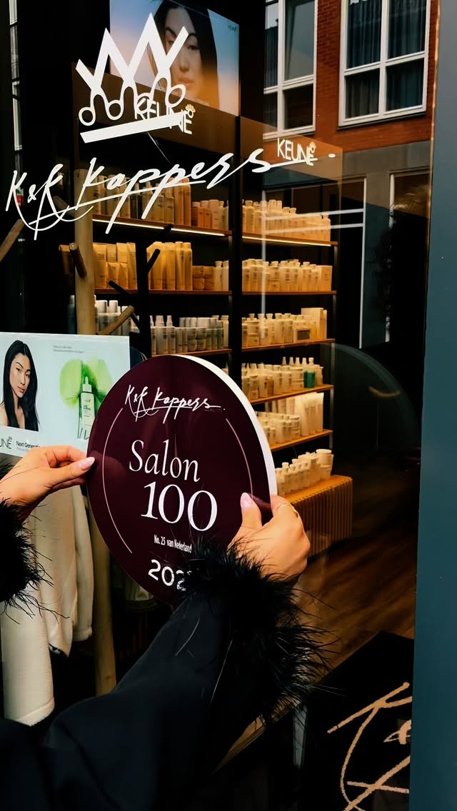 Wist jij dat…
We dit jaar voor de 2e keer in de salon top 100 staan?
Met een stijging van maar liefst 50 plekken staan we op nr. 25 van Nederland ! 🌟
@salontop100.nl #salontop100 #leeuwarden #kenkkappers