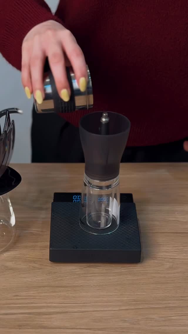 Un ritual simple, preciso y lleno de estilo ☕✨
Con HARIO: molés, filtrás y servís café de especialidad como un verdadero barista.
#hario #cafedeespecialidad #xpecialty