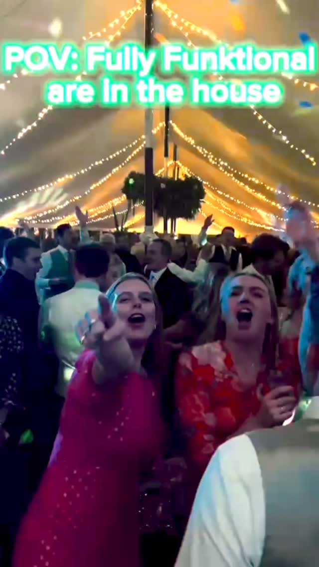 Multi-tasking his face off, playing trumpet, dancing AND holding a selfie stick! @euanholwill 😍🤘🏼
❤️FF
.
.
.
#livemusic #instadaily #eventprofs #singing #eventplanning #party #wedding #weddingplanner #weddingband #partyband #wow #singers #entertainment #coversband #amazingband #luxuryevents #showband #covers #eventprofsuk #instagood #instawedding #luxurywedding #bestband #bestparty #lookinggood #weddingreception #fullyfunktional #weddingmusic #horns