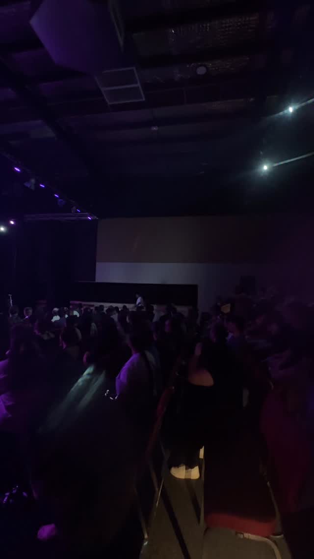 ✨ Such a powerful moment to witness ✨
The audience rose in a haka for Jaedyn Randell — a heartfelt tribute that filled the theatre with energy, pride, and connection.
An unforgettable night where music and culture became one.
#JaedynRandell #KaingaHokia #LiveMusicAustralia #TheVoiceAU