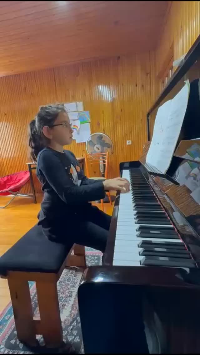 Öğrencimiz Ecem Bahadır'dan bugüne özel küçük bir parça🌺🩷🎊✨