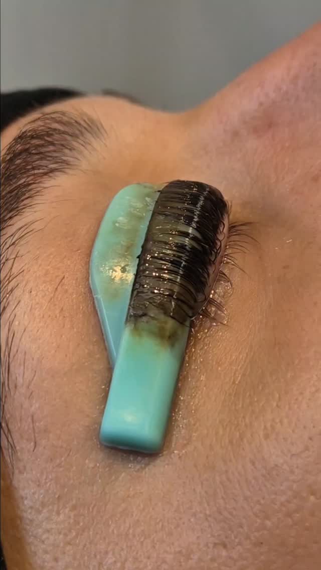 Duo Regard 2en1 ✨️
Lashlift + Browlift
Gain de temps 1h15 au lieu de 2h séparément ⏳️
Et en plus économisez 20€ sur la prestation 🤭
Tenue du Browlift 4 à 6 semaines selon le type de peau.
Tenue du rehaussement de cils 6 à 8 semaines selon le cycle de pousse de vos cils.
Les avantages ?
- rendu naturels
- teinture comprises
- durable
- facilité d'application du mascara
- sourcils disciplinés
En gros plus besoin de se maquiller au quotidien 🌷
.
.
.
#maquillagenaturel #extensiondecils #74 #lashlift #browlift #rehaussementdecilsseynod #annecy #sourcilsnaturels