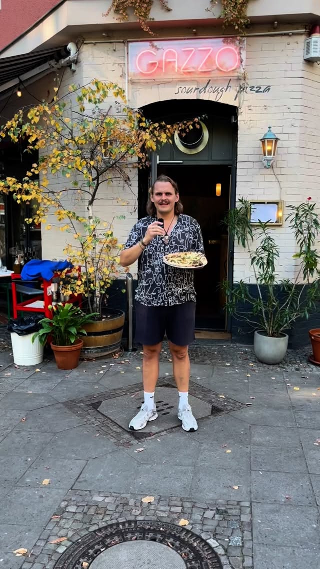 Wild porcini mushroom magic ✨🍄🟫 Roasted wild porcini, fontina and chimichurri 😘👌