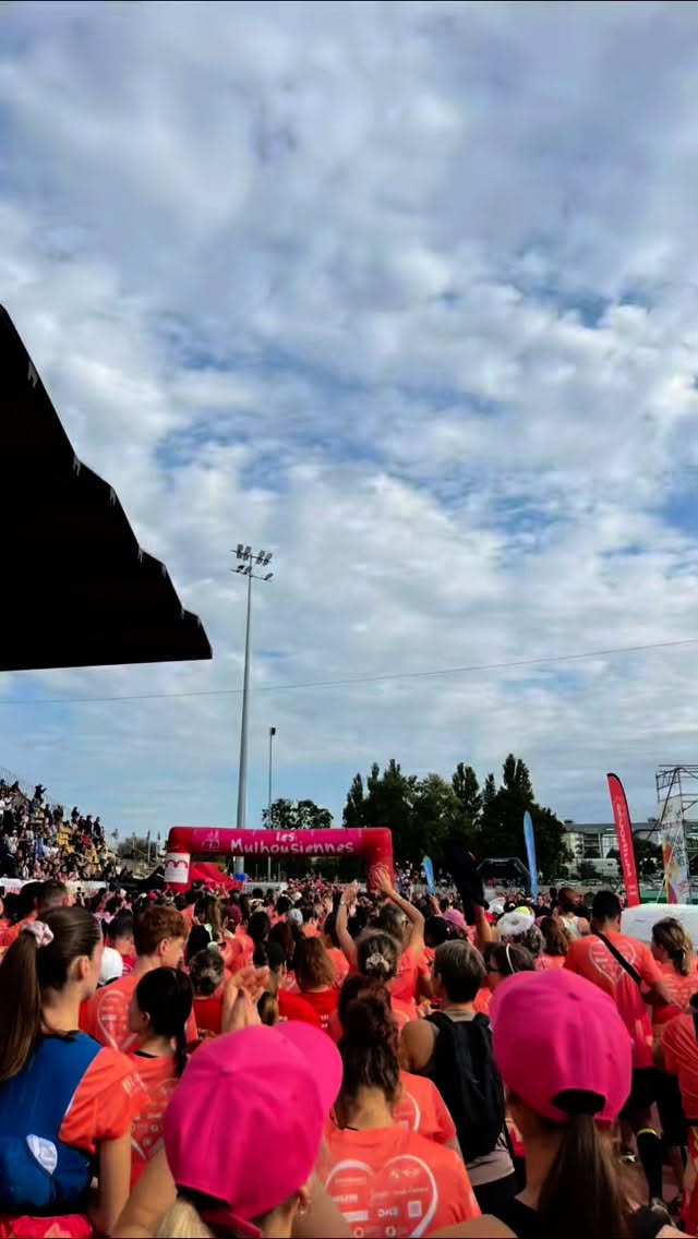 les mulhousiennes : ma deuxième fois ! 💗
j’ai adoré, et c’était encore plus cool de pouvoir porter les couleurs des Petites Cantines (une super asso bientôt sur Mulhouse) 💙🧡
@lesmulhousiennes