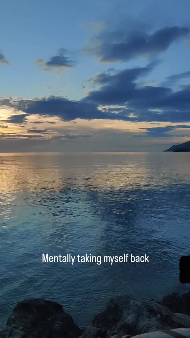 We're coming close to the end of the year and whilst it's been a rollercoaster of mixed emotions, I'm looking forward to walking into 2026 💕 So grateful