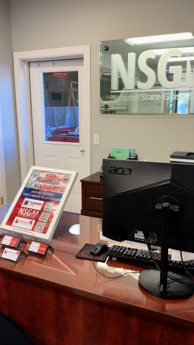 Gratitude Gathering 2025— what a year it was! 🥳😁 We hope you all had as much fun as we did and most importantly, we hope you left knowing that someone is grateful for you! 🫶
#gratitudegathering #naturalstateglassmirror #nsgm #townzentile #secondnaturetile #penguinedsbbq #afrostedcookieco #jetcustoms #nwa #nwarksmallbusiness #nwarkansas #thankyouforyoursupport #thankful #grateful #blessed