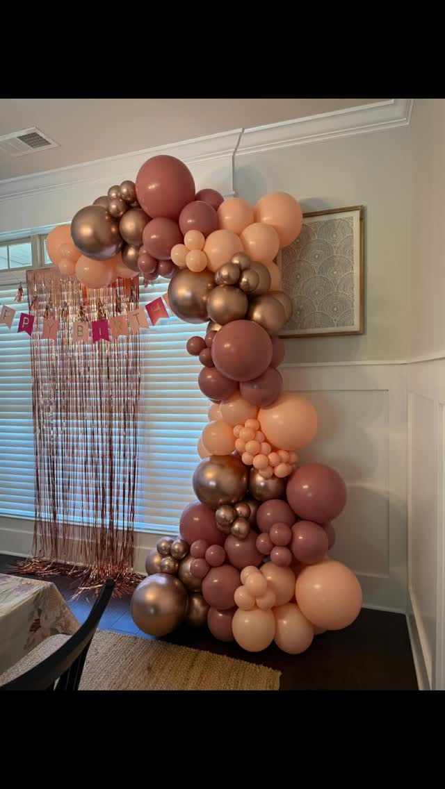 Poppin’ Party Animals is 1! 🎈
Thank you to every single person who has liked, commented, and shared my page to show your support. A HUGE thank you to all my customers that booked with me & trusted me to bring your event to life! I wouldn’t be where I am without you 🥰 I cannot wait to see what year 2 will bring!
To celebrate, I’m offering 15% off any booking made now until October 4th!
This is the perfect time to lock in setups for:
• Spooky Halloween parties 🕸️
• Festive Christmas & holiday parties 🎄
• Fun Elf on the Shelf arrivals 🎁
• Or any event you’ve been waiting to book!
Plus, we’ve got brand-new backdrops and exciting setups to make your party extra unforgettable 👀
#huntsvilleballoons #huntsville #balloondecor #huntsvillealabama #balloongarland #balloonartist #hsv #balloonart