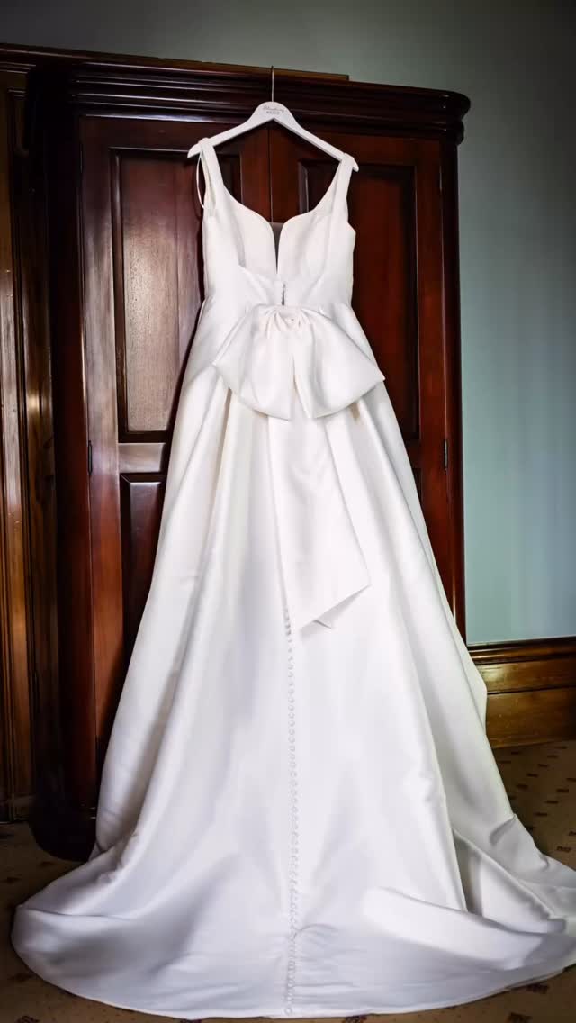 More memories from this amazing wedding at Purbeck House Hotel in Dorset. #weddingphotographer #weddingphotography #midlandsweddingphotographer #weddingvideographer #dudleyphotographer #weddingday #weddinginspiration #midlandsbrides #midlandsphotographer