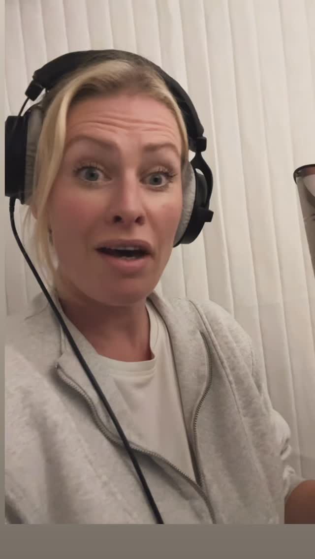 This reel is for every creative who puts their work and a bit of themselves online for all to see (and hear!) By doing so we open ourselves up to criticism from all those crawling out of the woodwork but this a big f*ck you to all the haters. Let’s keep creating and sharing more joy online. Even if sometimes we feel a bit nervous doing it.
#creative #freelance #joy #share #actorlife #voiceactor