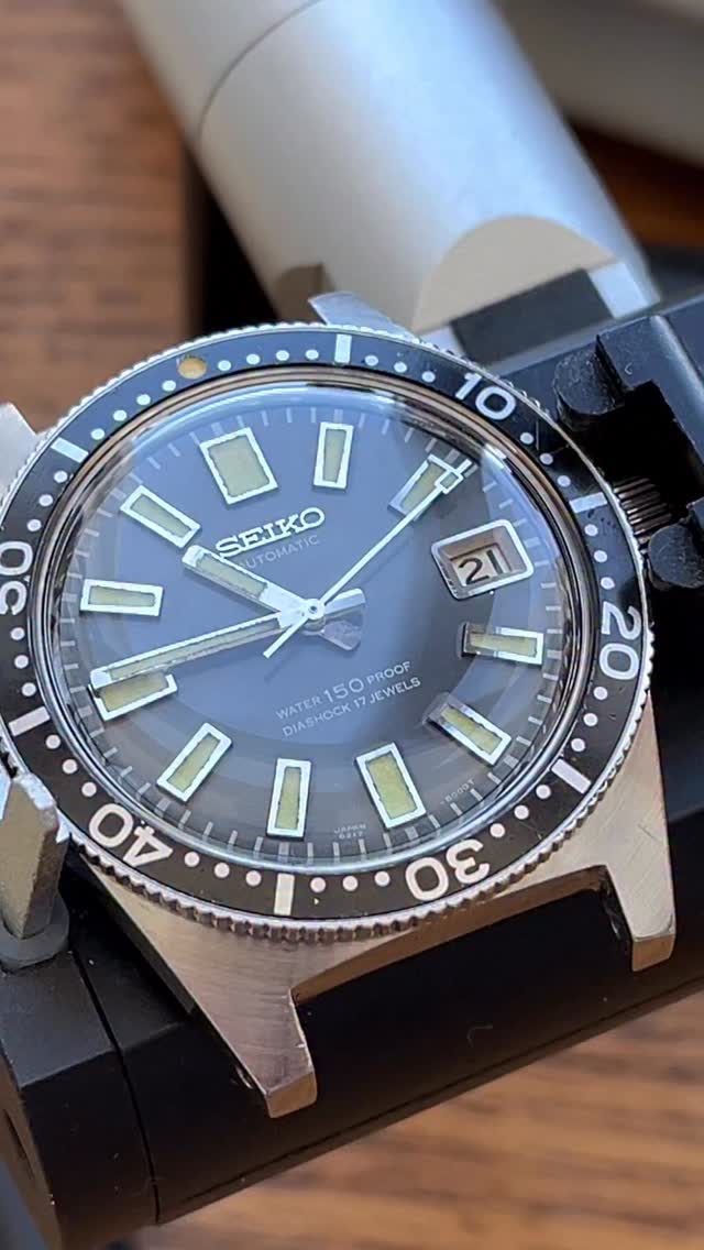 The ultimate must-have for any Seiko dive watch collector. This freshly serviced Seiko 62MAS will be landing on our website soon. DM us now to secure first dibs before it’s gone.
#Seiko62MAS #SeikoDiver #VintageSeiko #SeikoCollector #ToolWatch #SeikoVintage #DiverWatch #VintageWatchCollectors #Seiko62MASCollectors #TempoPrima