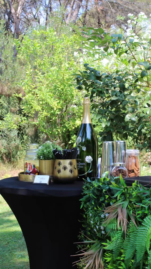 Retour sur une belle prestation dans le var..
À la carte — Piña Colada, Litchi Kiss & Mojito 🍋🟩
Merci à Marjorie pour sa confiance !
Et si c’était votre tour ? Lien de nos prestations en biographie.
#barmanprivé #barmobile #lecomptoirdalfred #suddelafrance #bartender