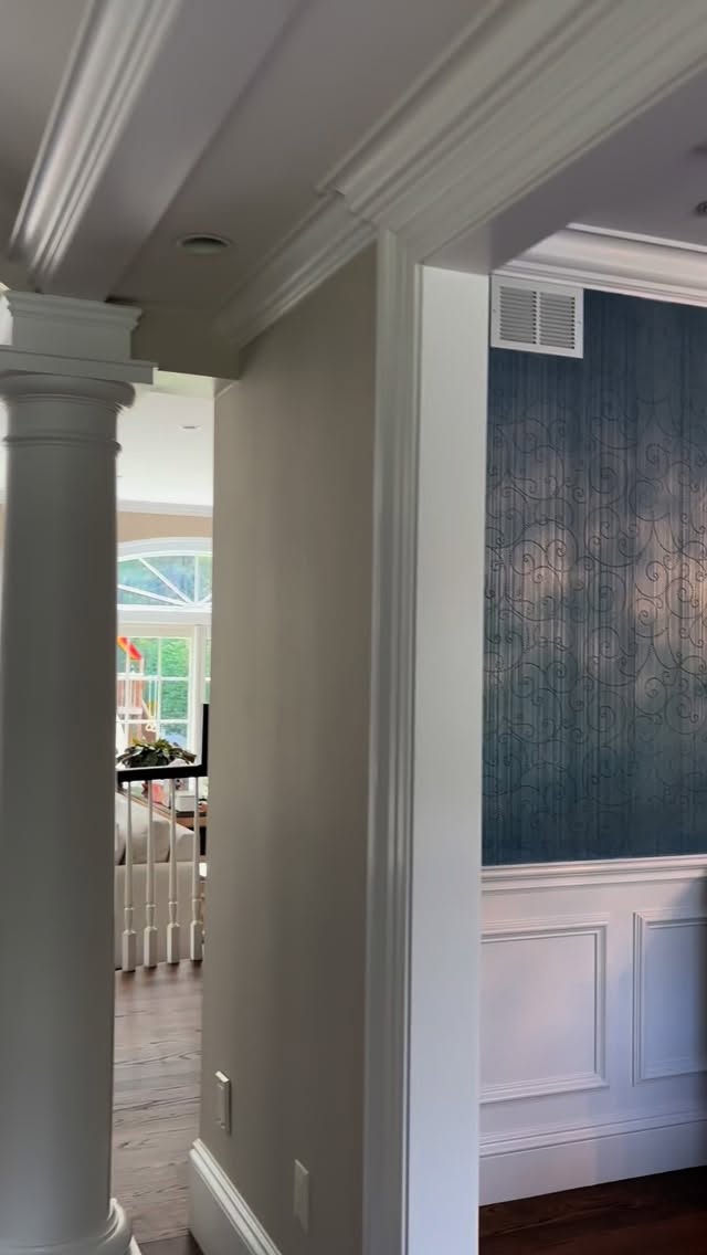 That POV when you asked for a sophisticated dining room
.
.
.
#stylemyhome #stylemyabode #homedesigner #homestyler #homestyledecor #homestylist #homedecoratingideas #homestylist #diningroomdesign #diningroominspo #diningroomtable #diningroomideas #interiorhome #interiorhomedesign