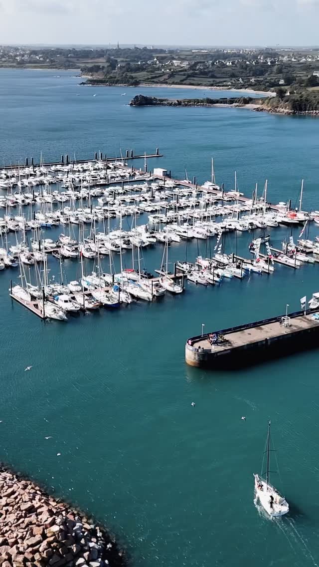 💙 La grande histoire d’amour de @paprecgroup et la voile depuis 25 ans.
🤝 Depuis un quart de siècle, Paprec partage avec la course au large les mêmes valeurs : l’humain, l’esprit d’équipe, la préparation minutieuse… et bien plus encore !
Et si les 25 prochaines années s’annonçaient encore plus belles ?
Groupe Paprec, partenaire titre de La Solitaire du Figaro Paprec
🎥 Nefsea Production
#LaSolitaire #Paprec