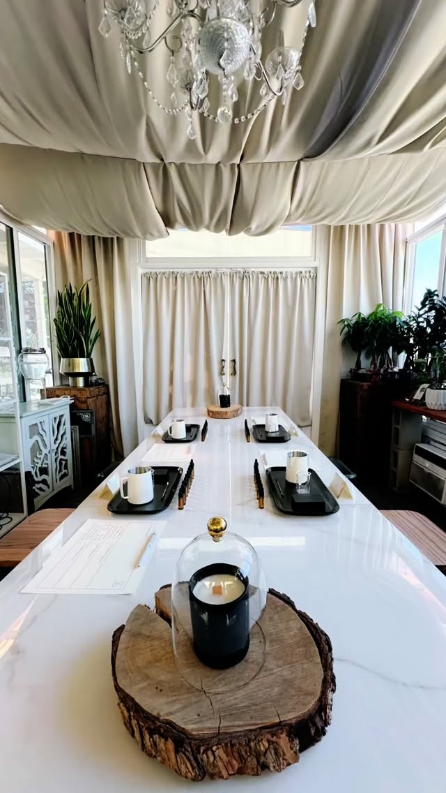 Connecting to the present with curiosity and intention to slow down with each other.
#couplesretreat #momentofscent #xentomento #scent #candle #candleworkshop