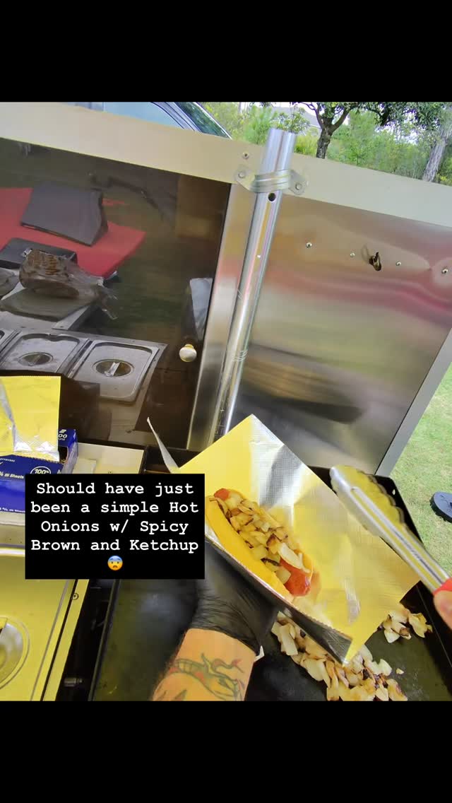 Bruh. Ketchup didn’t want to cooperate. That bottle got launched shortly after.
Just having fun. Remember #shithappens and the only thing we can do is laugh. No stress and no worries. Life is too damn short!
#hotdogcart #hotdogs #veteranowned #floridalife #dadbod #florida #dadlife #weouthere #staugustinebeachfl #fail #ithappens #struggles #noworries #nostress #whatwillbewillbe #smile #workhard #havefun #lifeistooshorttobeunhappy #letsgo #familytime #ilovemywife #doitforthefam #foodtrucks #foodcart