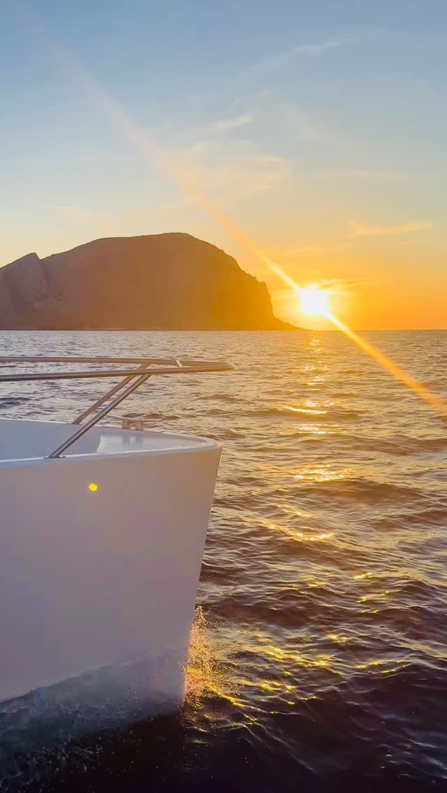 🇬🇧 Golden hour at Capo Gallo ✨
There’s nothing like watching the sun melt into the sea from the deck of our catamaran.
Join our Sunset Tour and make your evening in Sicily unforgettable. 🌊🍷
👉 Book now through the link in bio.
🇮🇹 L’ora più magica a Capo Gallo ✨
Non c’è niente di più emozionante che vedere il sole tuffarsi in mare dal nostro catamarano.
Vivi anche tu il fascino del Sunset Tour e rendi indimenticabile la tua serata in Sicilia. 🌊🍷
👉 Prenota subito dal link in bio.
#CapoGallo #SunsetTour #SicilyBlueDream #BoatExperience #VisitSicily