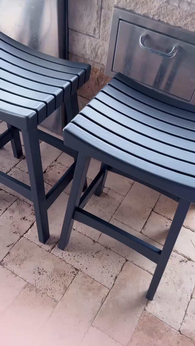 Texas weather approved ☀️🔥⚡️🌧️ @benjaminmoore Command tinted urethane = years of protection #woodwork #paintprotection #strong