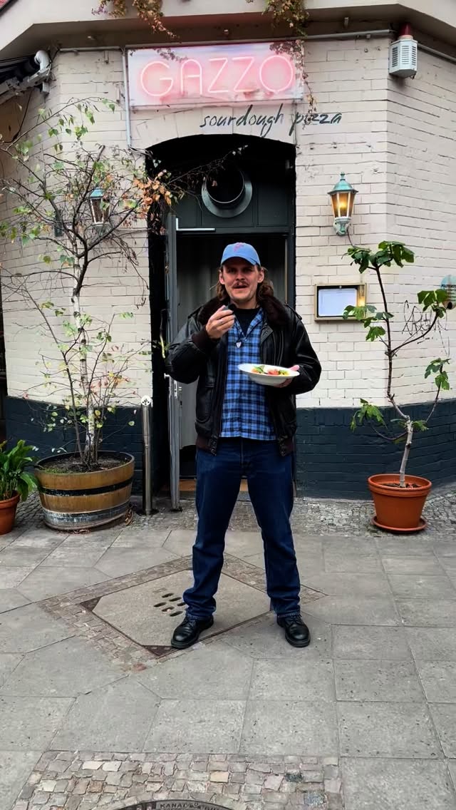 You got to hurry for this one 🏃 Panzanella with local tomatoes from Benny - just a few days left until the season is over 🍅