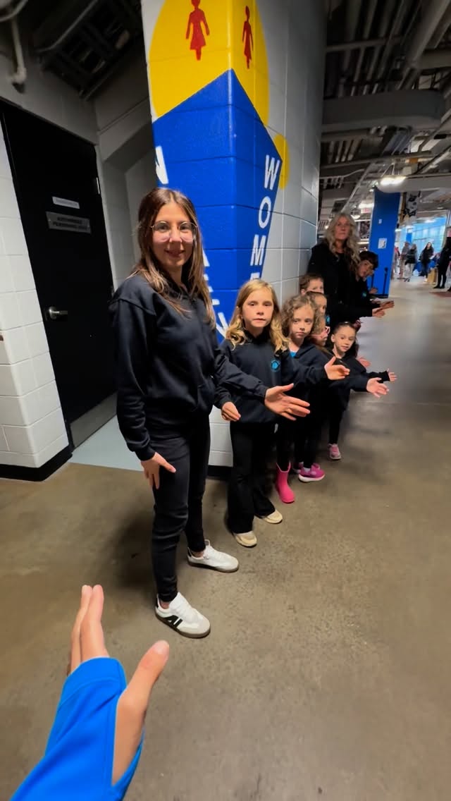 What a night! 🏒✨ Colts Night was such a success 🎉 Our choir did an amazing job singing on the ice 🎶❄️ — so proud of them! 💙🤍