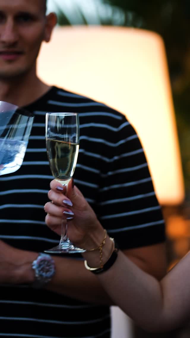 Behind the lights. Behind the moments. A private celebration of champagne, style & craft – together with Northern Lights Concept Store Sylt and Toddy Tapper. ✨
#champagne #toddytapper #northernlightsconceptstore #colognelights #kölnerlichter #luminous #richardbavion #luminouschampagne #illuminated #b2bevent #privatedinner 📸 @desteye