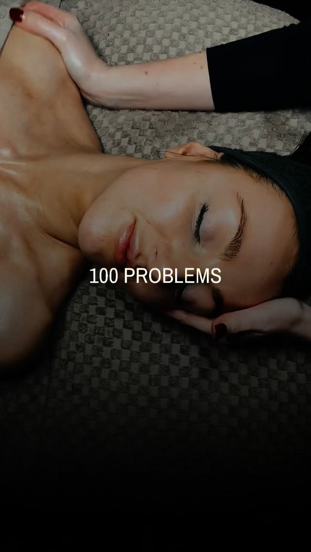 Your name in our appointment book, your skin regenerating under advanced technology, your body unwinding as stress hormones drop… do you see yourself here yet? ✨
From collagen boosting facials to therapeutic massage, we combine science and relaxation for real results.
How to book? via the link in our bio or via the website with Lisa our skin specialist.
Not sure what you need? Send us a DM, let’s guide you through
.
.
.
#york #yorksalon #yorkfacial #skincare #skin #facialist #esthetician #yorkbeauty #acomb #yo24 #acombbeautysalon #acombmassage